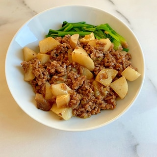 主夫がつくる皮付き長芋とひき肉のそぼろ丼